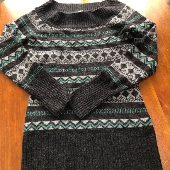 Ladies Kismet  Black, green and Gray off shoulder, fair isle sweater medium - Picture 7 of 8